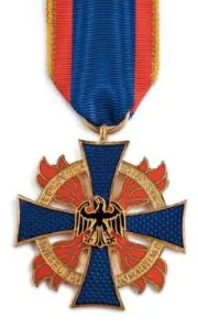 DFV_Ehrenkreuz-Gold_klein.jpg